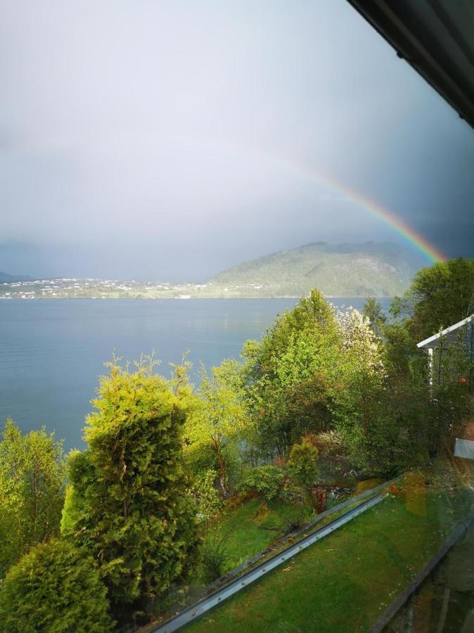 Bjornestrand Fjordside View Bergen Bagian luar foto
